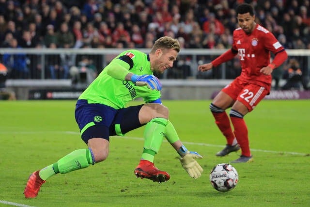 险象环生的 险象环生的