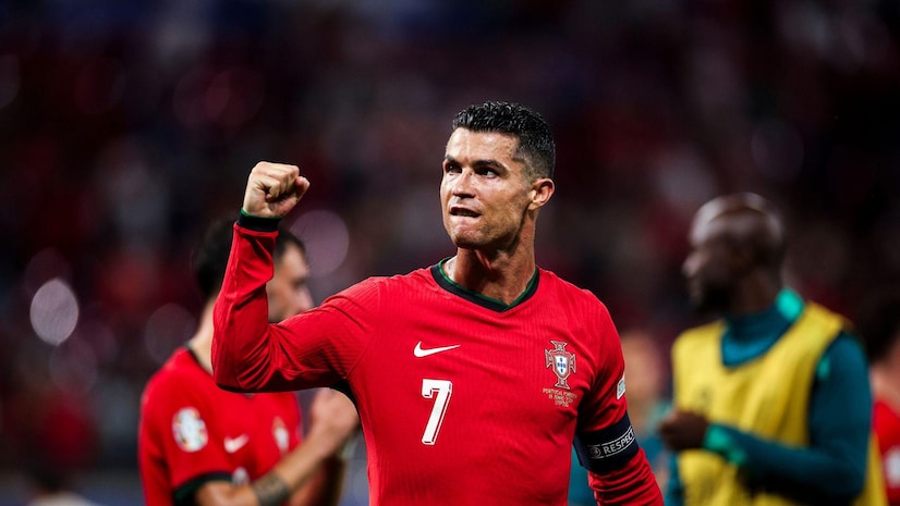 中场球员开 中场球员开